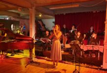 Proyecto Pichuco im Berliner Tangoloft: Unveröffentlichte Troilo-Schätze und ein eindrucksvoller Abschied vom Kühlhaus Mona Isabelle kündigt das Gran Orquesta Proyecto Pichuco im Tangoloft an (Foto: Tango21.info)