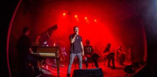 Ciudad Baigón präsentiert seine CD „Instrucciones para sobrevivir en una pecera“ im Galpón B Orquesta tipica Ciudad Baigón - Galpon B - Ruben PIneda